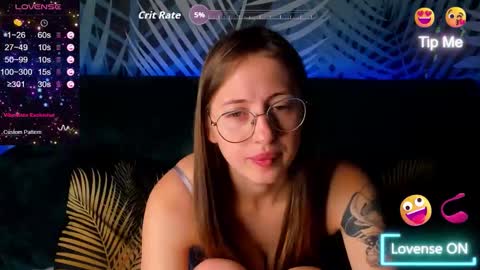 Snapshot of christycrayme chatting on 10-16-25, 01:28 ChristyCrayme online show from 10-16-25, 01:28