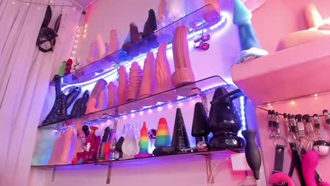 Snapshot of christymilk1 chatting on 01-06-25, 02:04 christy online show from 01-06-25, 02:04