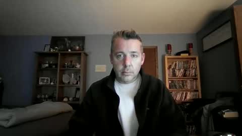 Snapshot of chrisw8121670385 chatting on 02-09-26, 02:15 Chris online show from 02-09-26, 02:15