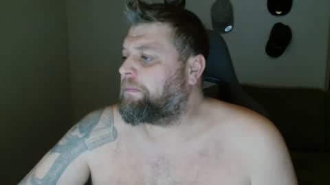 Snapshot of chrizz80 chatting on 01-11-26, 06:29 Chrizz online show from 01-11-26, 06:29