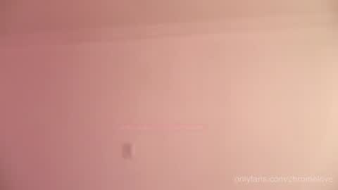 Snapshot of chromebabe_ chatting on 07-28-26, 02:13 Gwendy Fox online show from 07-28-26, 02:13
