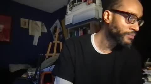 Snapshot of chronicle_of_biddick chatting on 11-21-25, 04:11 Vinny.D online show from 11-21-25, 04:11