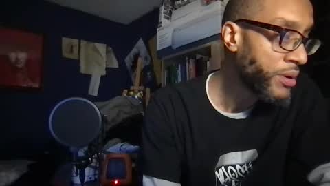 Snapshot of chronicle_of_biddick chatting on 11-23-25, 08:58 Vinny.D online show from 11-23-25, 08:58