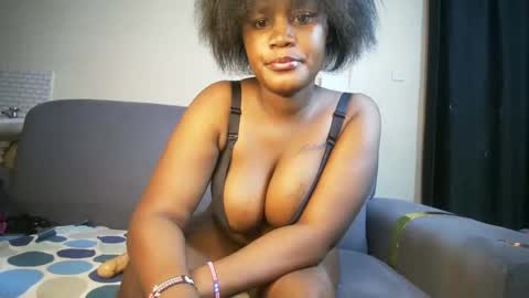 Snapshot of chubby_flora chatting on 05-19-26, 07:31 Flora online show from 05-19-26, 07:31