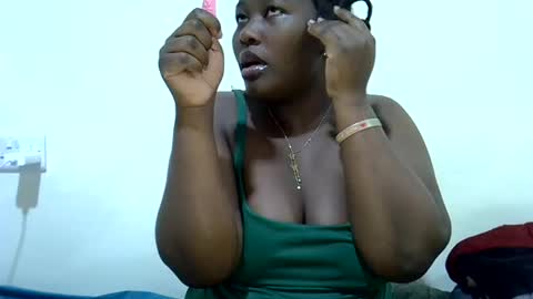 Snapshot of chubby_queenie07 chatting on 06-14-26, 11:34 DivaDee online show from 06-14-26, 11:34