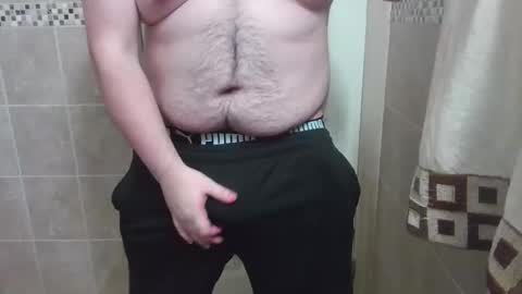 Snapshot of chubbycub14 chatting on 10-31-25, 03:40 chubbycub14 online show from 10-31-25, 03:40