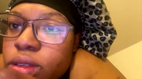 Snapshot of chubbygirl1300 chatting on 02-21-26, 02:12 Mommy milf online show from 02-21-26, 02:12