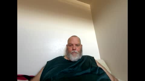 chubbyluvr42 online show from 09-10-25, 04:40