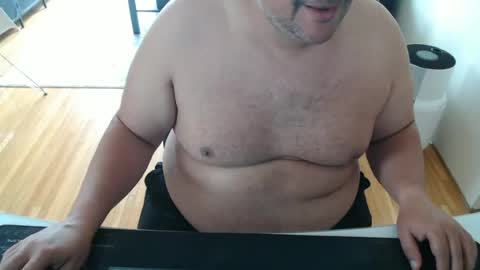 Snapshot of chubbyvix chatting on 06-17-26, 04:30 AstorYvr online show from 06-17-26, 04:30