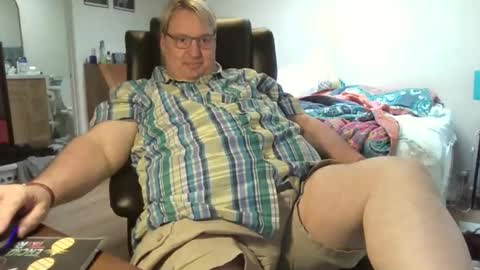 Snapshot of chubbywren chatting on 04-05-26, 10:51 Wren online show from 04-05-26, 10:51