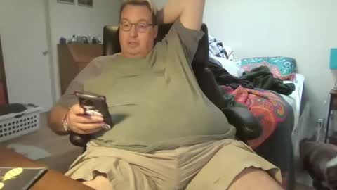 Snapshot of chubbywren chatting on 04-12-26, 10:37 Wren online show from 04-12-26, 10:37