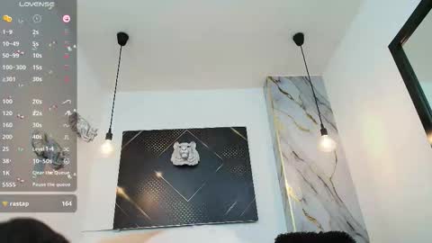 ...   ... online show from 11-19-25, 03:39