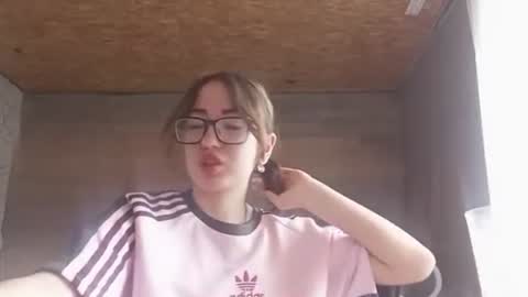 Olivia online show from 06-19-26, 08:18