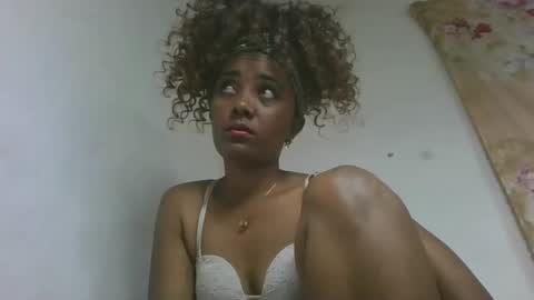 Snapshot of ciciazzhh chatting on 03-12-26, 05:57 ciciazzhh online show from 03-12-26, 05:57