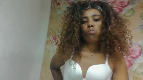 Snapshot of ciciazzhh chatting on 03-25-26, 01:28 ciciazzhh online show from 03-25-26, 01:28