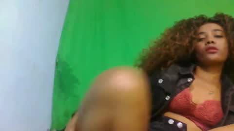 Snapshot of ciciazzhh chatting on 05-17-26, 10:39 ciciazzhh online show from 05-17-26, 10:39