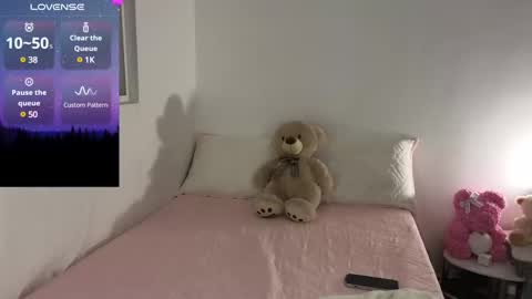 Snapshot of cielo_18d chatting on 12-10-24, 02:59 Mia online show from 12-10-24, 02:59