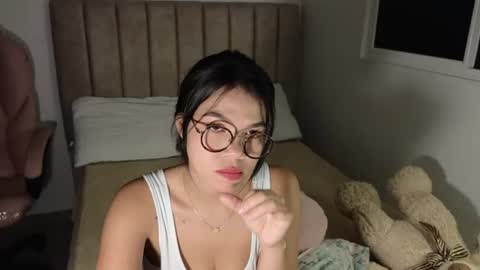 Snapshot of cielo_18d chatting on 06-24-26, 06:23 Mia online show from 06-24-26, 06:23