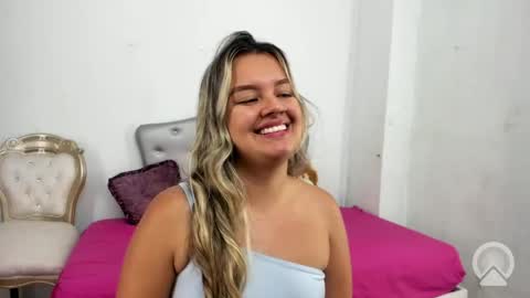Snapshot of cielo_sky_blue chatting on 05-31-26, 02:20 Azul online show from 05-31-26, 02:20