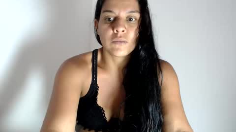 Snapshot of cielonoir04 chatting on 06-08-26, 09:48 Cielo Noir online show from 06-08-26, 09:48