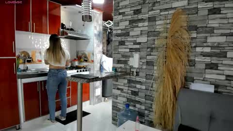 Snapshot of ciindy_lovee chatting on 11-11-25, 02:06 Ciindy Lovers online show from 11-11-25, 02:06