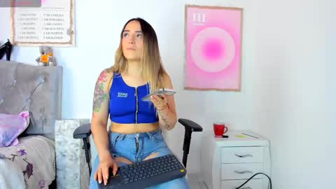 Snapshot of ciindy_lovee chatting on 12-04-25, 02:04 Ciindy Lovers online show from 12-04-25, 02:04