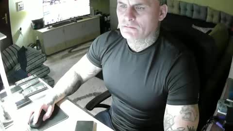 cikakure16081976 online show from 02-06-25, 06:02