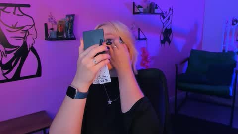 Cin Bellamy online show from 09-12-25, 09:53