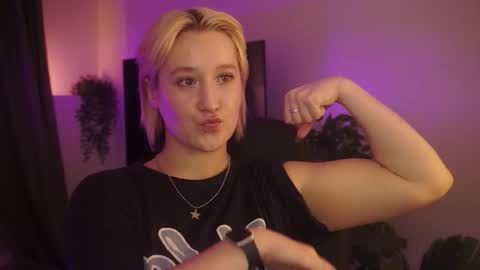 Cin Bellamy online show from 10-07-25, 06:10