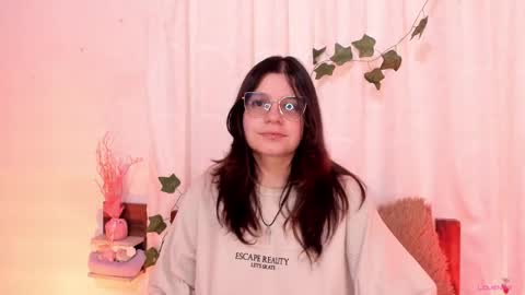 Snapshot of cinderella_lewis chatting on 02-13-25, 04:28 Sofi Eva and Mey online show from 02-13-25, 04:28