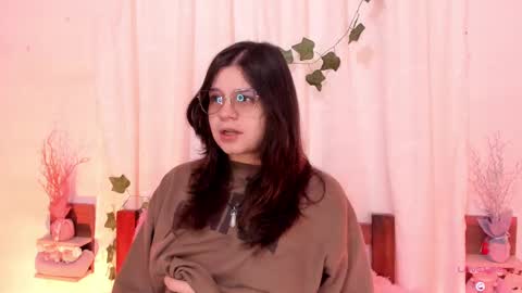 Snapshot of cinderella_lewis chatting on 02-19-25, 05:16 Sofi Eva and Mey online show from 02-19-25, 05:16