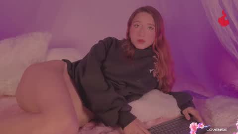 Snapshot of cinderella_lewis chatting on 10-25-25, 10:15 Sofi Eva and Mey online show from 10-25-25, 10:15