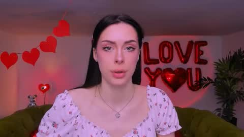 Snapshot of cinderella_without_slippers chatting on 02-14-26, 09:17 Phoebe online show from 02-14-26, 09:17