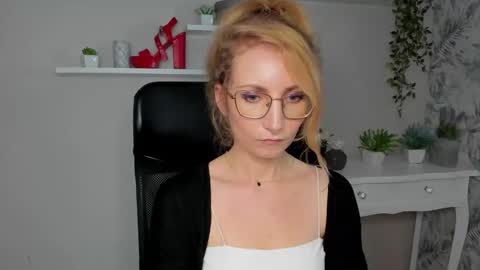 Cinderella online show from 03-11-26, 07:03