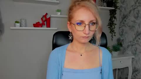 Cinderella online show from 03-17-26, 06:28