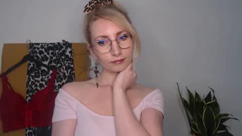 Cinderella online show from 04-17-26, 06:05