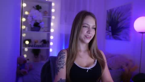 Snapshot of cindy_grey_ chatting on 09-28-25, 06:35 Cintybaby online show from 09-28-25, 06:35