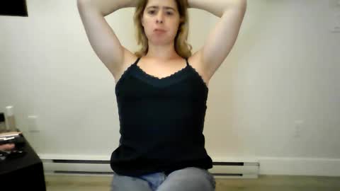 Snapshot of cindyfitness chatting on 10-25-25, 11:10 cindyfitness online show from 10-25-25, 11:10