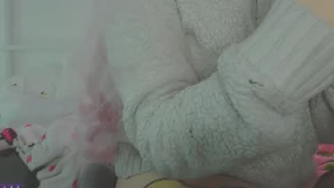 Snapshot of cinnanmoe chatting on 11-30-25, 02:15 cinnanmoe online show from 11-30-25, 02:15