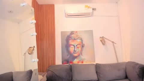 Cintia online show from 11-27-25, 12:18