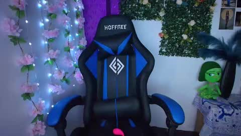 Snapshot of cinthiacarter chatting on 09-13-25, 04:23 CinthiaCarter online show from 09-13-25, 04:23