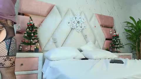 Snapshot of cinthiafoster chatting on 12-22-24, 08:47 Cinthiafosters online show from 12-22-24, 08:47
