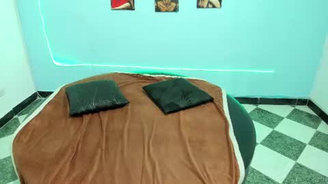 Snapshot of cinthya_dan chatting on 06-17-26, 05:58 Cinthya online show from 06-17-26, 05:58