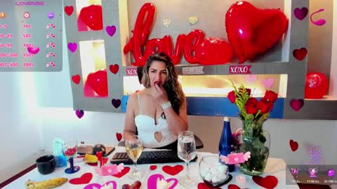 Snapshot of cinthya_mjs chatting on 02-14-25, 02:54 Cinthya online show from 02-14-25, 02:54
