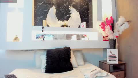 Snapshot of cinthya_mjs chatting on 09-29-25, 12:10 Cinthya online show from 09-29-25, 12:10