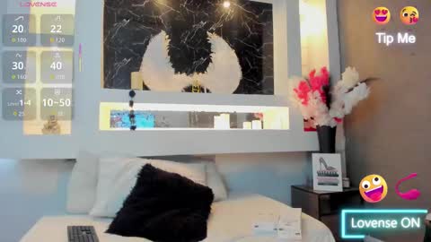 Snapshot of cinthya_mjs chatting on 10-03-25, 12:13 Cinthya online show from 10-03-25, 12:13