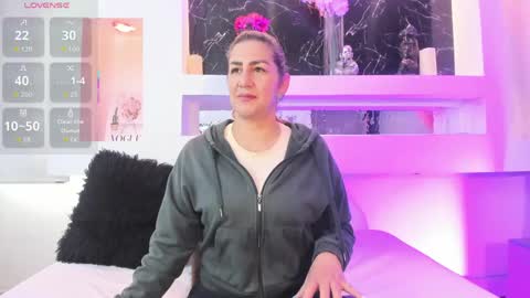 Cinthya  online show from 05-22-26, 12:00