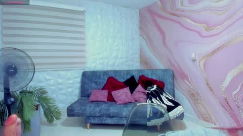 Snapshot of cintiagreyx chatting on 01-09-25, 11:36 CINTIA online show from 01-09-25, 11:36