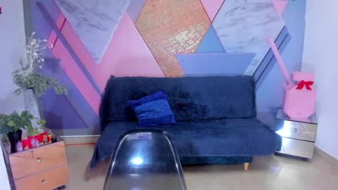 Snapshot of cintiagreyx chatting on 01-18-25, 11:32 CINTIA online show from 01-18-25, 11:32