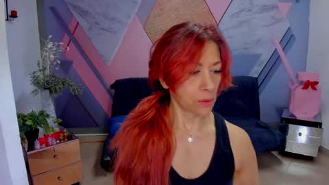 Snapshot of cintiagreyx chatting on 01-19-25, 11:34 CINTIA online show from 01-19-25, 11:34